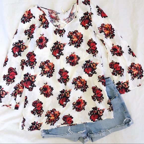Blu Pepper Tops - Blu Pepper Floral Bell Sleeve Blouse